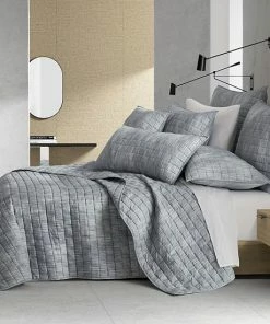 Five Queens Court Niles Quilt Set With Shams