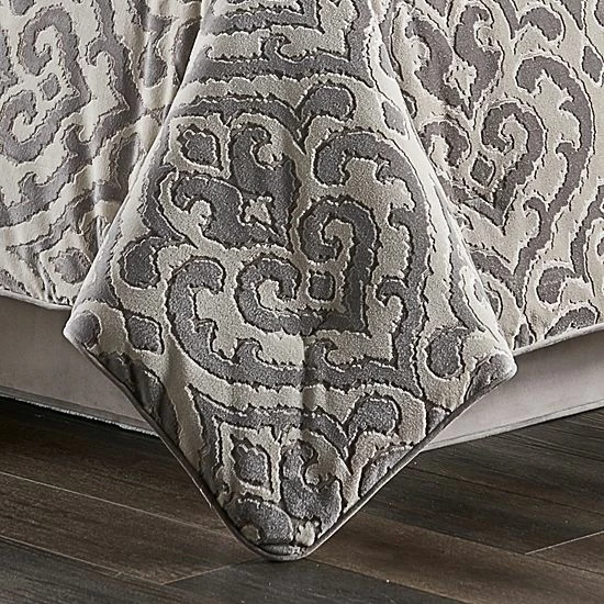 Five Queens Court Belford Comforter Set With Shams 6 Five Queens Court Belford Comforter Set With Shams - Image 4