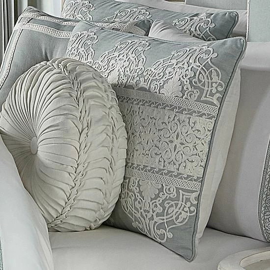 Five Queens Court Patrice Comforter Set With Shams 4 Five Queens Court Patrice Comforter Set With Shams - Image 2