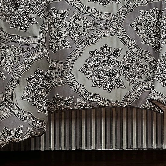 Five Queens Court Silverstone Silver Comforter Set With Shams 5 Five Queens Court Silverstone Silver Comforter Set With Shams - Image 3