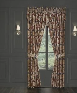 J. Queen New York shop -J. Queen New York shop unnamed file 1712