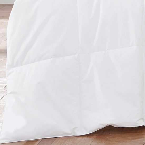 Five Queens Court Elegance Down Lightweight Comforter 5 Five Queens Court Elegance Down Lightweight Comforter - Image 3