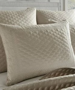 Five Queens Court Lincoln Quilt Set With Shams -J. Queen New York shop unnamed file 294