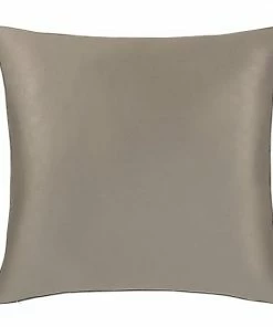 Five Queens Court Lincoln Quilt Set With Shams -J. Queen New York shop unnamed file 299