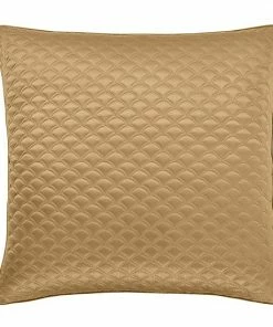 Five Queens Court Lincoln Quilt Set With Shams -J. Queen New York shop unnamed file 312