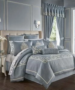 Five Queens Court Augusta Comforter Set With Shams