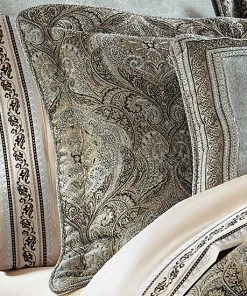 J. Queen New York shop -J. Queen New York shop unnamed file 467