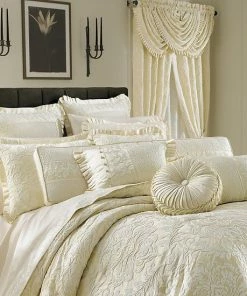 J. Queen New York shop -J. Queen New York shop unnamed file 479