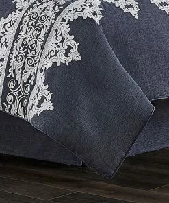 Five Queens Court Shelburne Comforter Set With Shams -J. Queen New York shop unnamed file 513