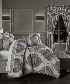 Five Queens Court Devon Silver Comforter Set