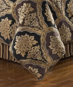 Five Queens Court Reilly 4-piece Comforter Set -J. Queen New York shop unnamed file 777